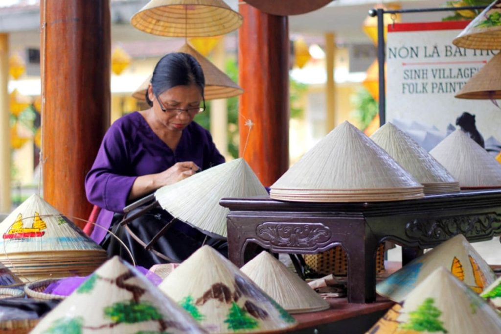 Net dep truyen thong duoc gin giu trong nhung chiec non la tay ho 2e7a9e2951 1